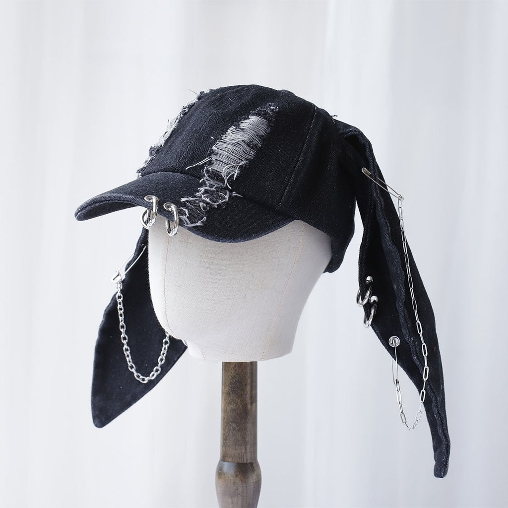 Raven Letter-Embroidered Dome Baseball Cap